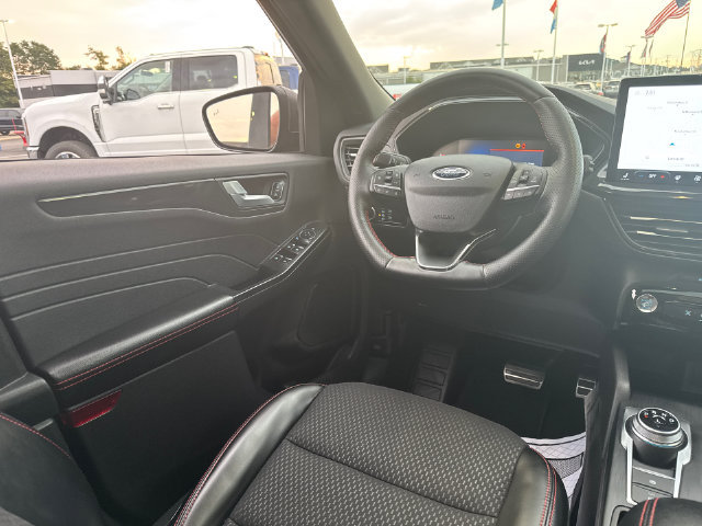Used 2024 Ford Escape ST-Line w/ Tech Pack #1 AWD/4WD image 31