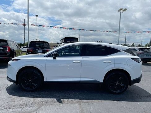 Used 2025 Nissan Murano SV FWD image 2