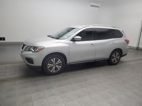 Used 2019 Nissan Pathfinder SL FWD image 2