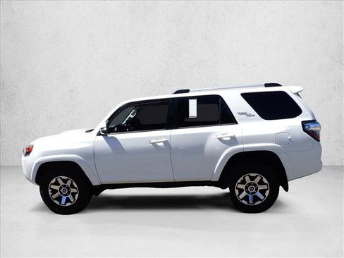 Used 2018 Toyota 4Runner TRD Off-Road Premium AWD/4WD image 2