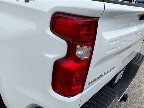 Used 2025 Chevrolet Silverado 1500 LT AWD/4WD image 28