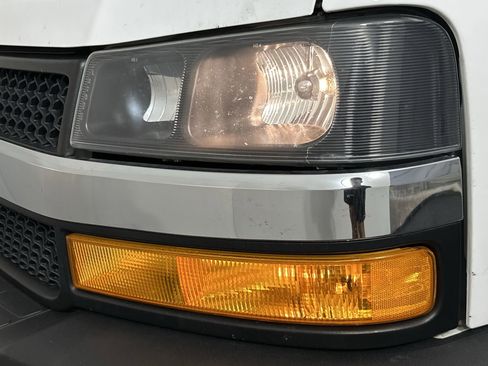 Used 2022 Chevrolet Express 2500 w/ Driver Convenience Package image 34