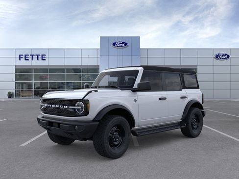 New 2026 Ford Bronco Outer Banks w/ Black Appearance Package AWD/4WD image 1