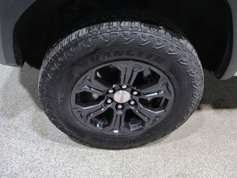Used 2023 GMC Canyon Elevation w/ Elevation Premium Package image 10