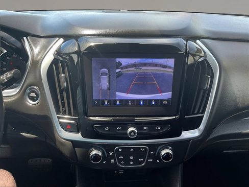 Used 2020 Chevrolet Traverse LT w/ LT Premium Package AWD/4WD image 13