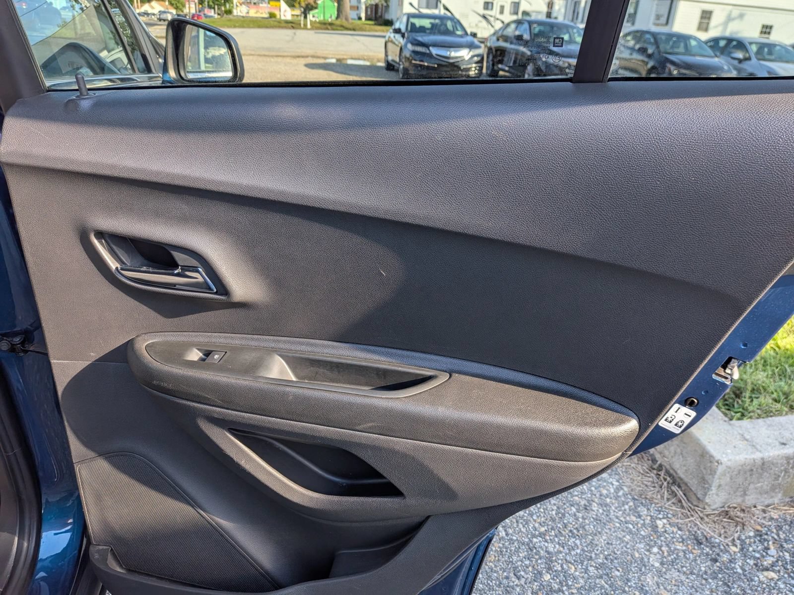 Used 2020 Chevrolet Trax LT FWD image 31