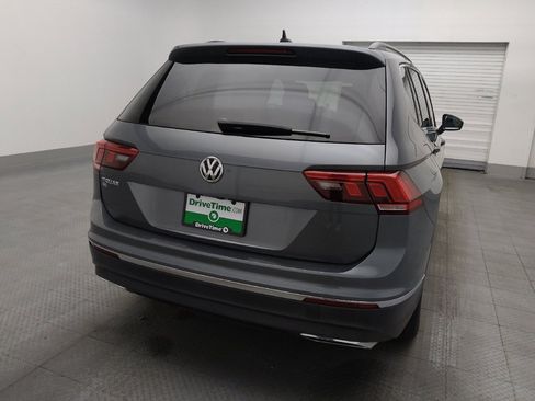 Used 2021 Volkswagen Tiguan SE w/ Panoramic Sunroof Package FWD image 7