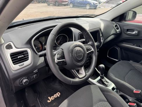 Used 2019 Jeep Compass Sport FWD image 17