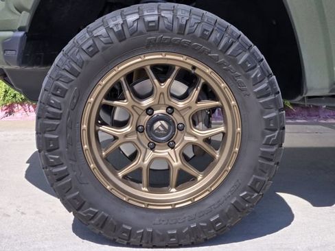 Used 2024 Chevrolet Colorado ZR2 w/ ZR2 Bison Edition AWD/4WD image 15