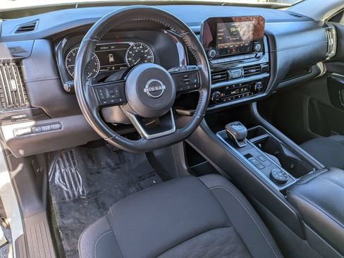 Used 2023 Nissan Pathfinder SV AWD/4WD image 10