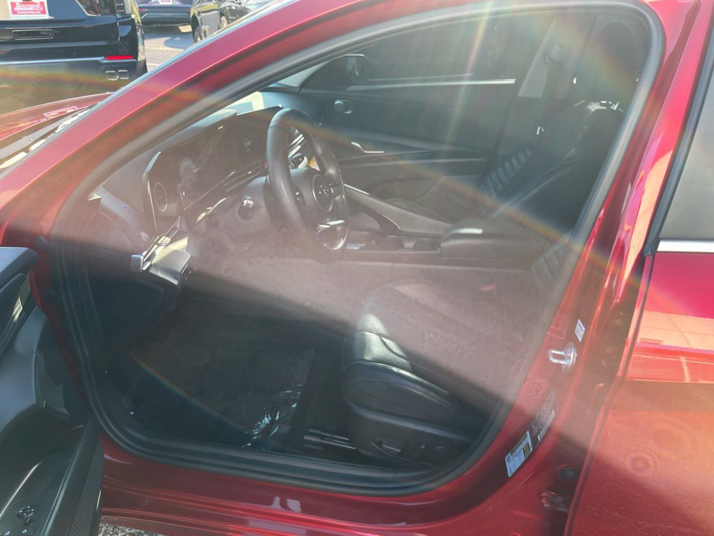 Used 2023 Hyundai Elantra Limited FWD image 48