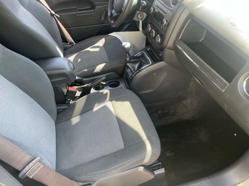 Used 2015 Jeep Patriot Sport FWD image 13