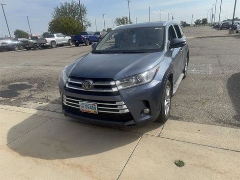 Used 2018 Toyota Highlander Limited image 1