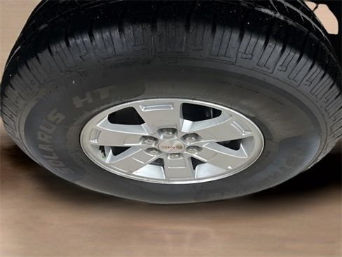 Used 2017 GMC Canyon 2WD Crew Cab image 9