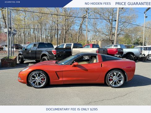 Used 2005 Chevrolet Corvette Coupe w/ Performance Handling Package image 3