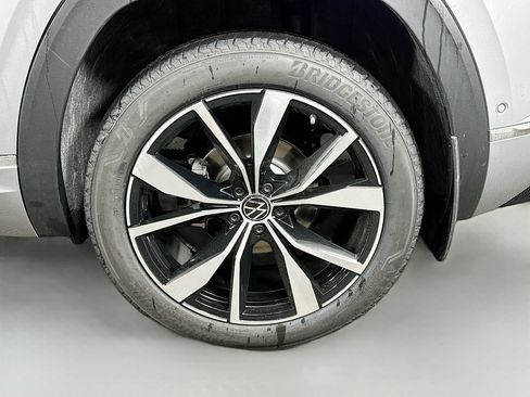 New 2026 Volkswagen Atlas Cross Sport SEL Premium R-Line AWD/4WD image 33
