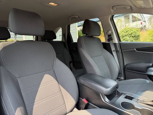 Used 2017 Kia Sorento AWD image 18