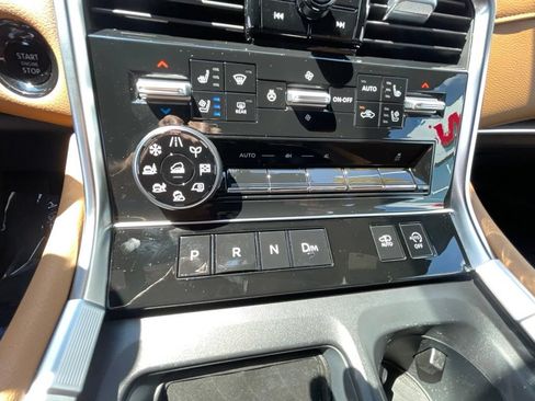 Certified 2025 Nissan Armada Platinum Reserve AWD/4WD image 19