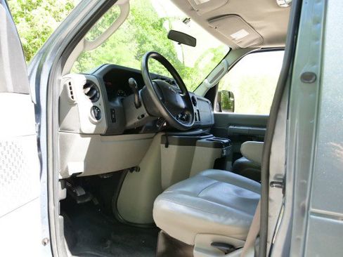 Used 2013 Ford E-350 and Econoline 350 XL w/ PWR Windows & Locks Group image 19