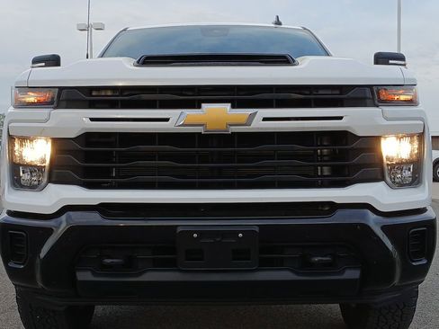 Used 2025 Chevrolet Silverado 2500 Custom w/ Custom Convenience Package image 32