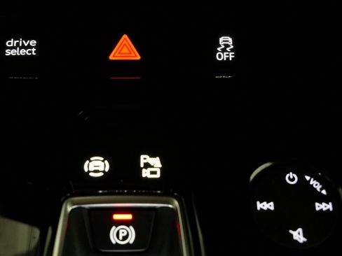 Used 2022 Audi Q4 e-tron Premium Plus image 22