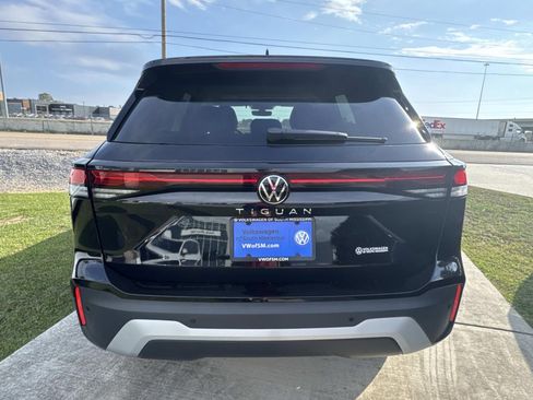 New 2026 Volkswagen Tiguan S FWD image 5