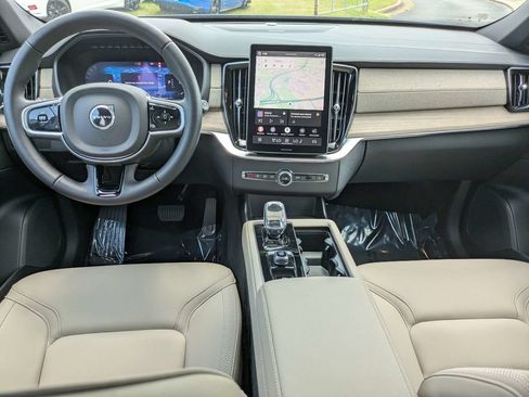 Certified 2026 Volvo XC90 B6 Plus w/ Protection Package Premier AWD/4WD image 16