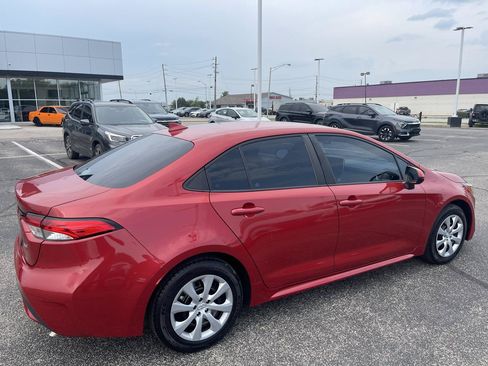 Used 2021 Toyota Corolla LE FWD image 8