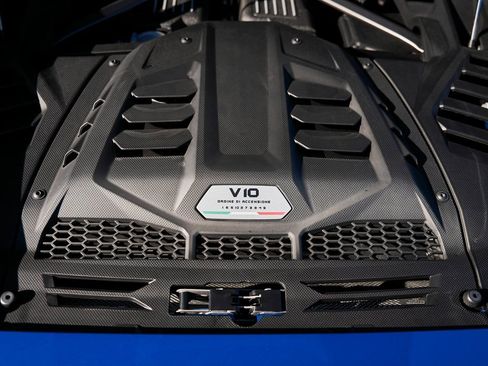 Used 2020 Lamborghini Huracan EVO image 19