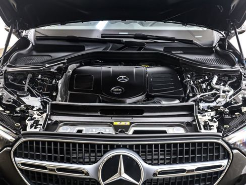 Certified 2025 Mercedes-Benz GLC 300 GLC 300 SUV image 13