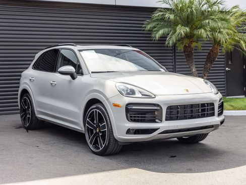 Certified 2023 Porsche Cayenne S AWD/4WD image 6