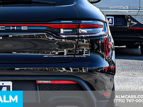 Used 2023 Porsche Macan w/ Premium Package Plus image 15