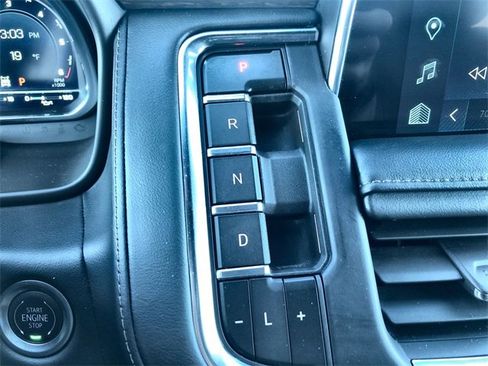 Used 2024 Chevrolet Suburban High Country image 19