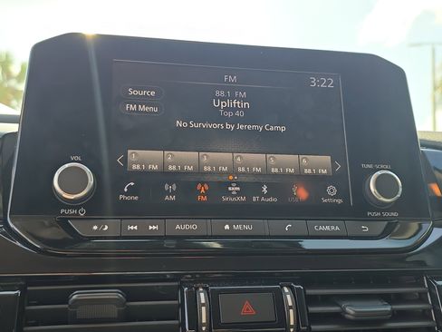 Used 2024 Nissan Pathfinder SV image 29