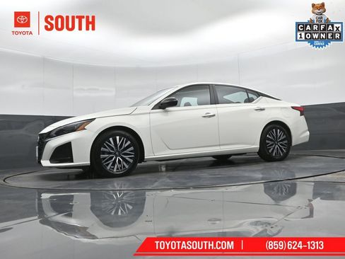 Used 2025 Nissan Altima 2.5 SV FWD image 39