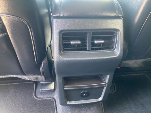 Used 2024 Ford Edge SEL image 16