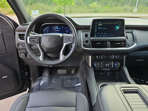 Used 2024 Chevrolet Tahoe Z71 w/ Luxury Package image 18