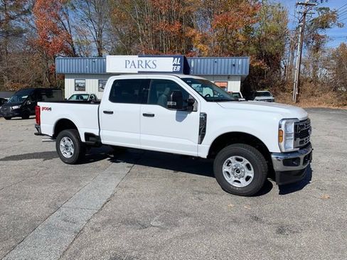 New 2026 Ford F250 XLT w/ FX4 Off-Road Package image 2