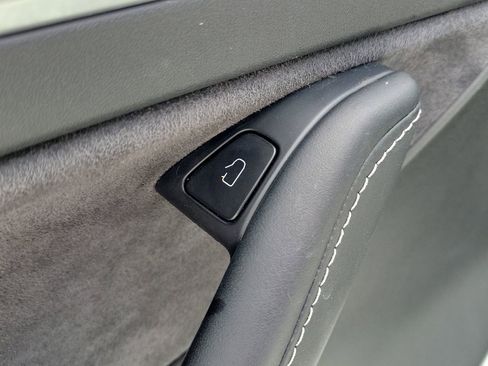 Used 2022 Tesla Model Y Performance image 27