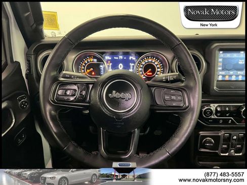 Used 2022 Jeep Gladiator Sport AWD/4WD image 15