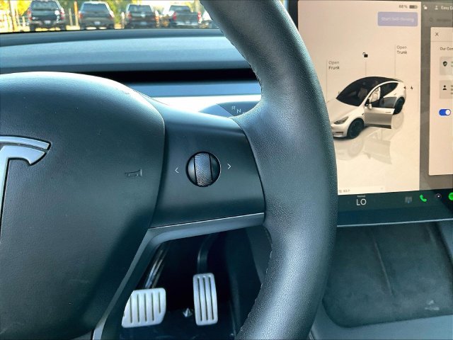Used 2023 Tesla Model Y Performance AWD/4WD image 14