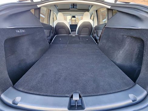 Used 2024 Tesla Model Y Long Range image 70