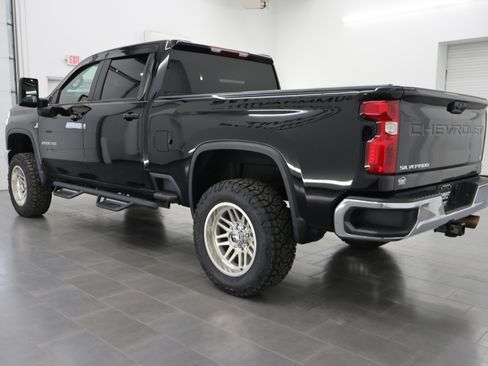 Used 2024 Chevrolet Silverado 2500 LT AWD/4WD image 6