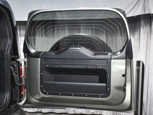 Used 2021 Land Rover Defender 110 X-Dynamic SE image 62