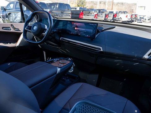 Used 2023 BMW iX xDrive50 w/ Premium Package AWD/4WD image 30