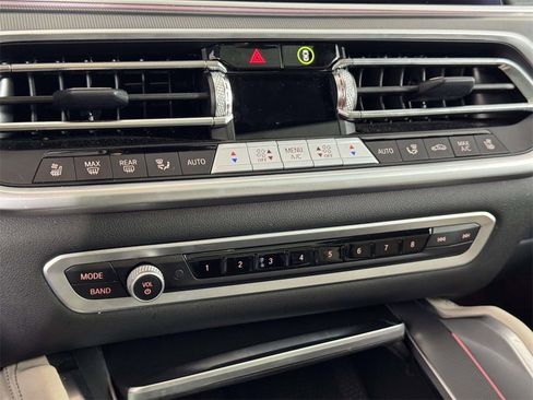 Used 2023 BMW X6 xDrive40i w/ Executive Package image 28