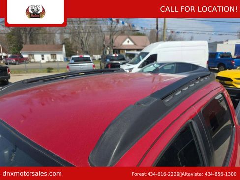 Used 2017 Toyota Tacoma TRD Off-Road AWD/4WD image 13