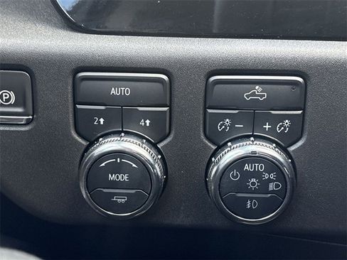 Certified 2025 GMC Sierra 1500 Elevation image 18