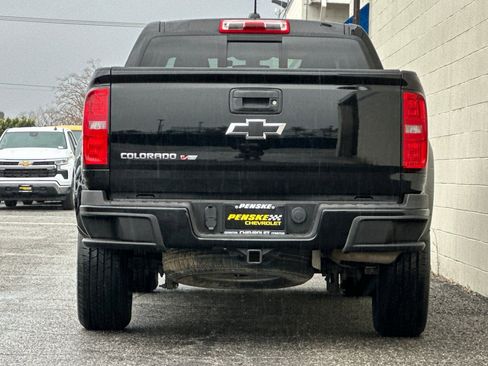 Certified 2018 Chevrolet Colorado Z71 w/ Z71 Midnight Edition image 5