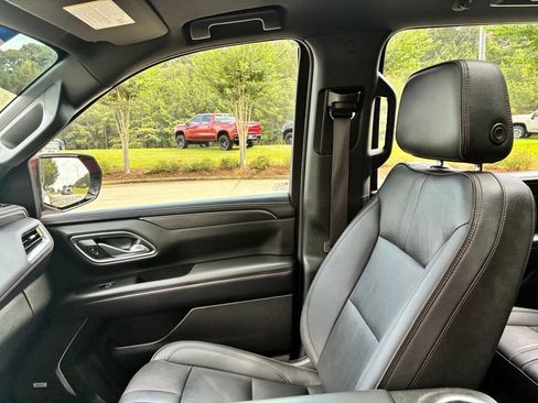 Used 2022 Chevrolet Suburban RST w/ Sport Performance Package RWD image 30